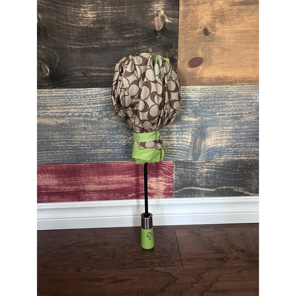 Coach Signature Mini Umbrella In The Chestnut 1941 Green Colorway Model C4322